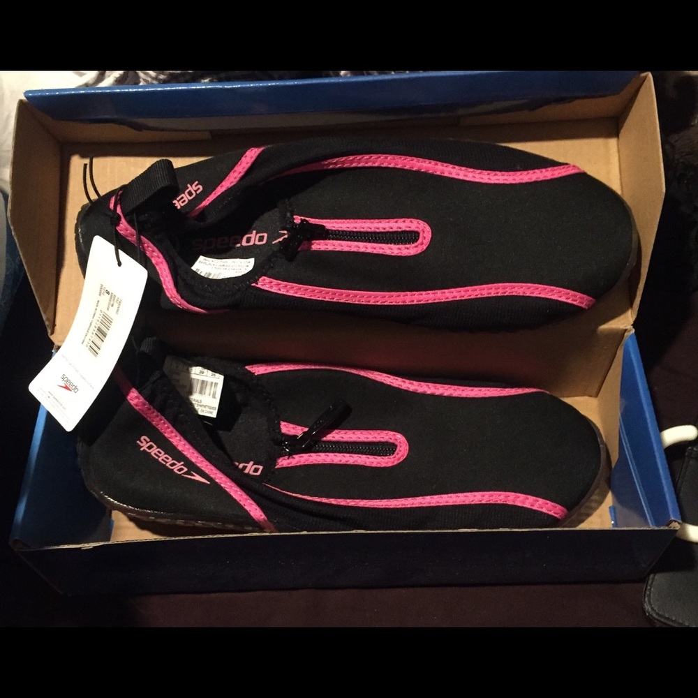 Water shoes